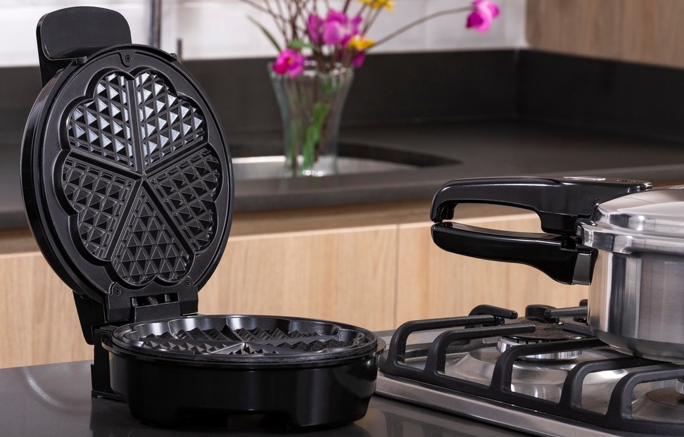 家庭用ホットプレート。ワッフルメーカーの設置イメージ（キッチン家電）