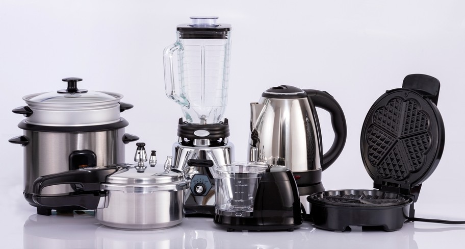 中古でも需要があるキッチン家電の種類とイメージ（圧力なべ、電気鍋、ミキサー、ケトル）