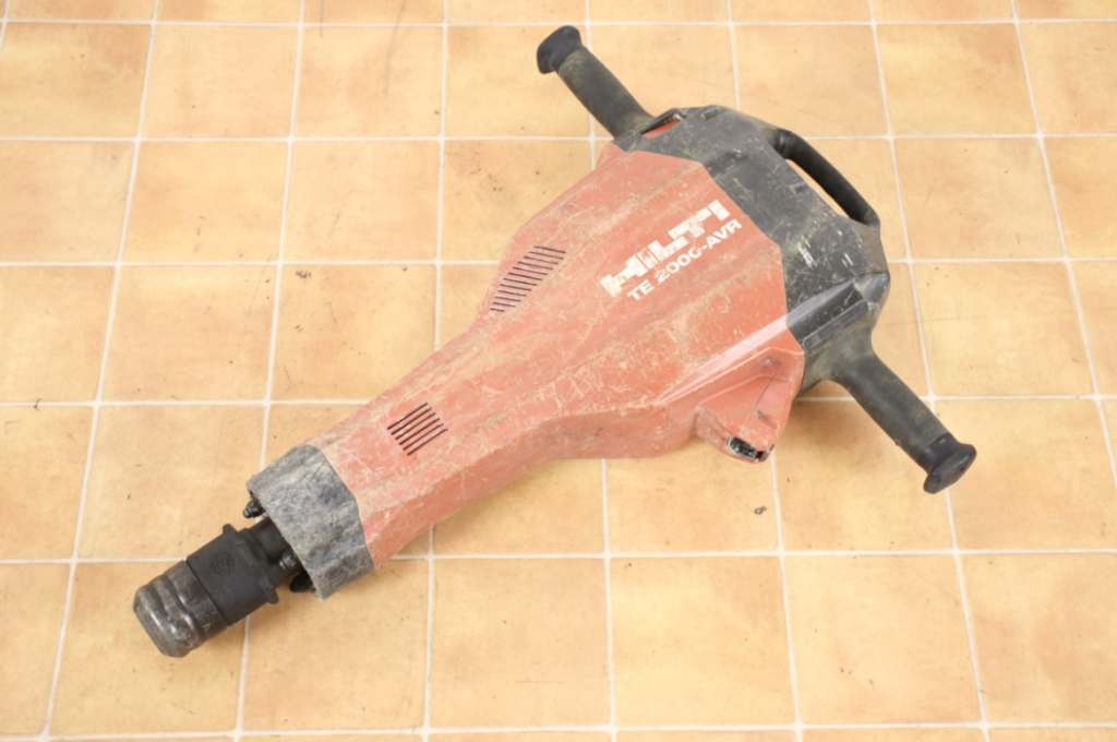 あきなや買取事例 埼玉久喜支店 電動ジャックハンマー ヒルティ HILTI TE2000-AVR 使用感あり