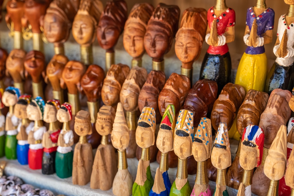 置物　古い　木彫りの置物　買取　中古　お土産