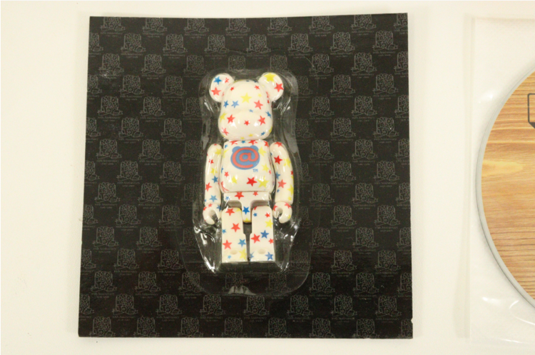 ベアブリック 100% メディコムトイ 10周年 星柄 本体