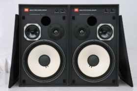 あきなや八王子支店で買取したJBL 4312D ペアスピーカーの正面写真